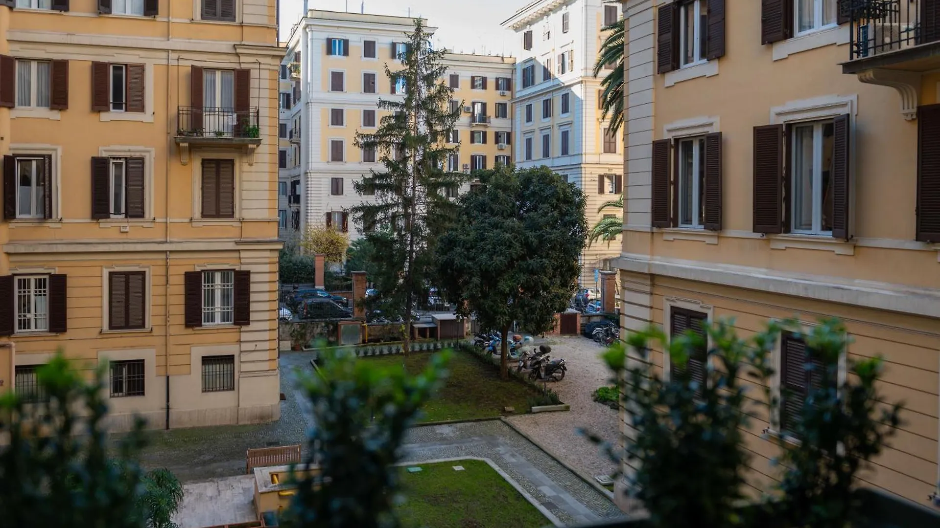 Borghese Design Suite Rome Apartment