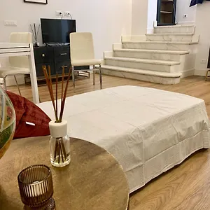  Appartamento Casa Con Giardinetto Al Centro Di